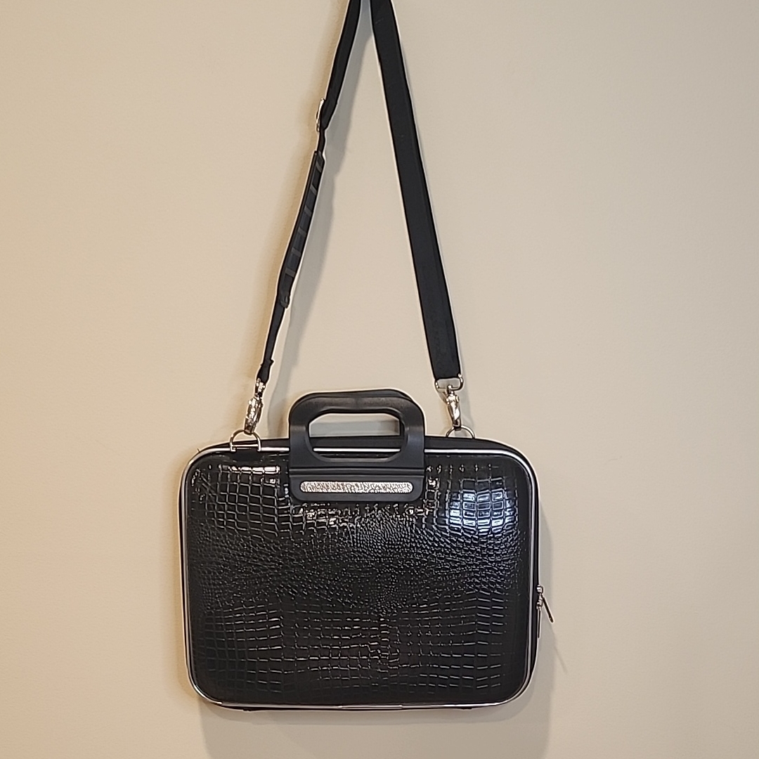Bombata Elegant Black Crocodile Pattern Laptop Bag